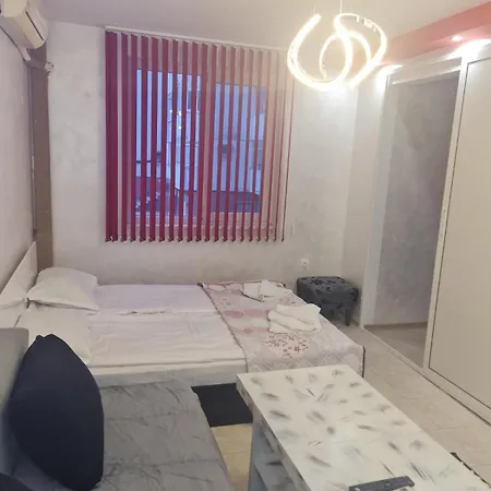 アパート Day And Night *