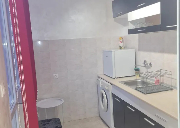 Day And Night Veliko Tarnovo